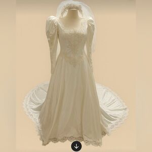 Vintage 1990’s Elegant‎ White Wedding Dress with Train